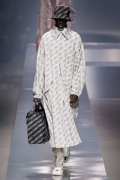 Look 8